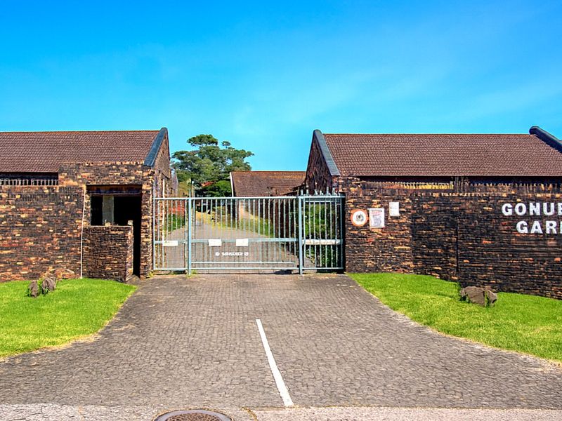 Low Levy, Captivating 2-Bedroom Simplex in Small-Dog Friendly, Complex in Gonubie (By the Sea) - Photo 2