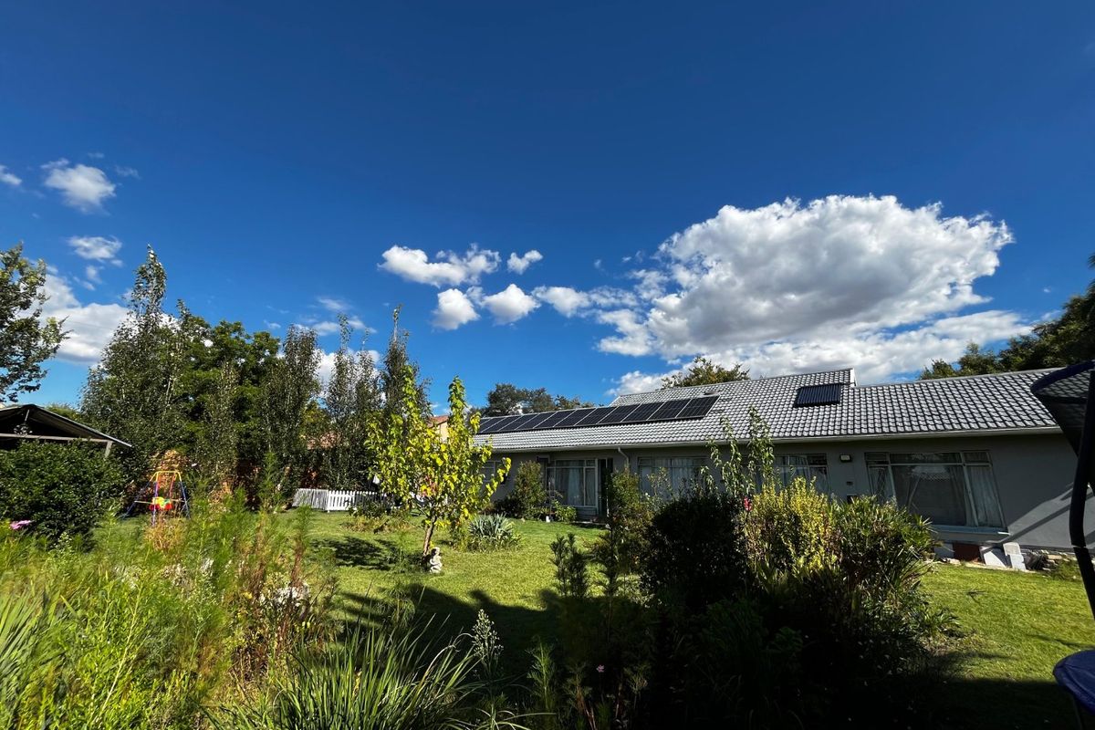 ***SOLE MANDATE***           Beautiful Open-Plan Family Home with Modern Finishes, Solar System & Excellent Security - Photo 3