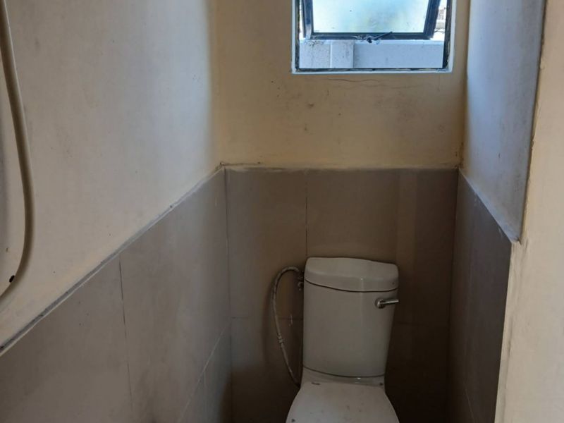 Semi Furnished Bachelor Flat  - Photo 4