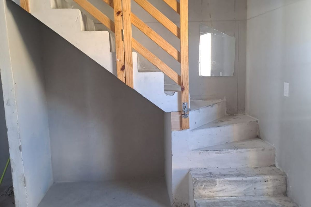 2 Bedroom house for sale- Cash Buyers only Transfer fees included - Photo 2