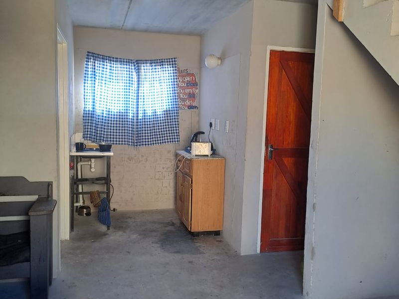 2 Bedroom house for sale- Cash Buyers only Transfer fees included - Photo 6