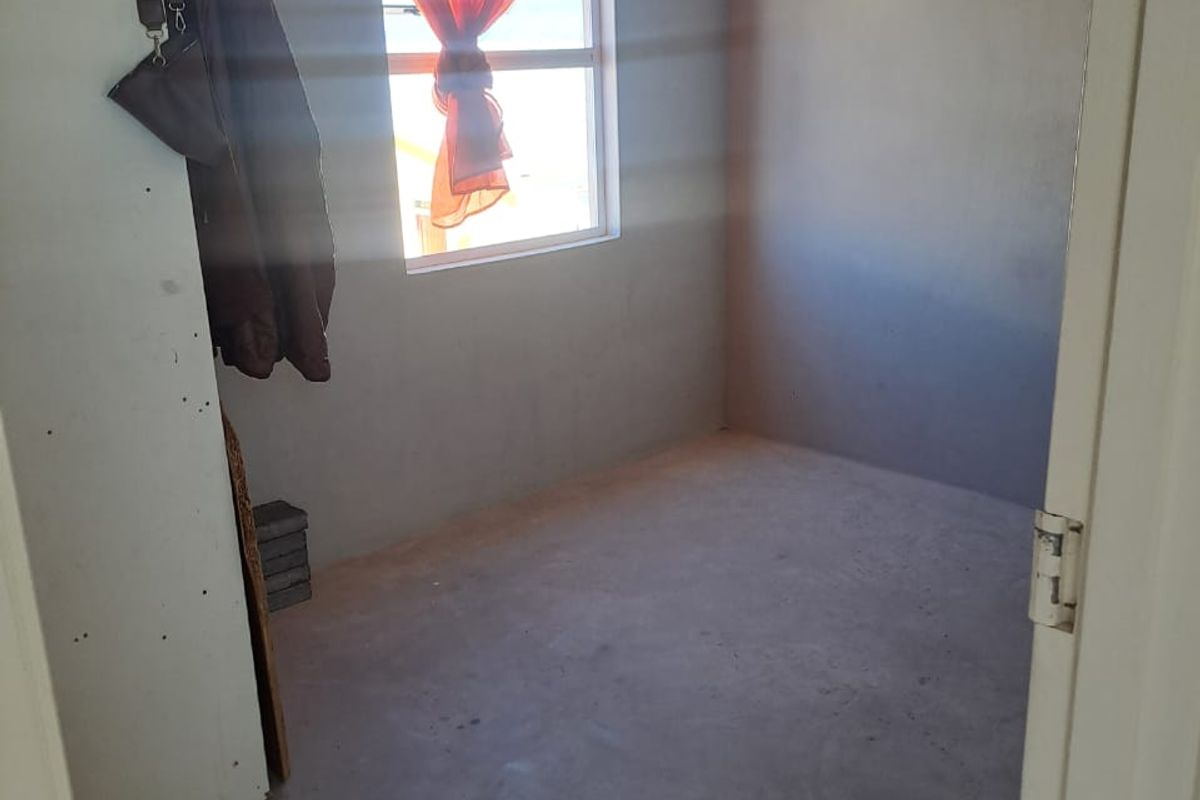 2 Bedroom house for sale- Cash Buyers only Transfer fees included - Photo 3