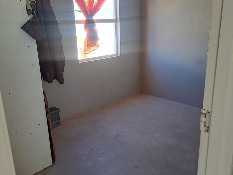 2 Bedroom house for sale- Cash Buyers only Transfer fees included - Photo 3