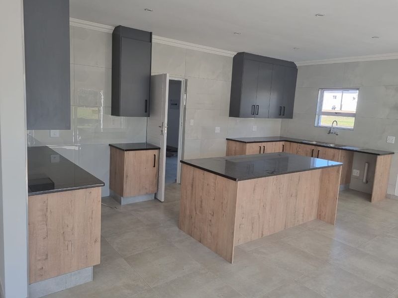 Newly build home in Riverspray Lifestyle Estate - Photo 4