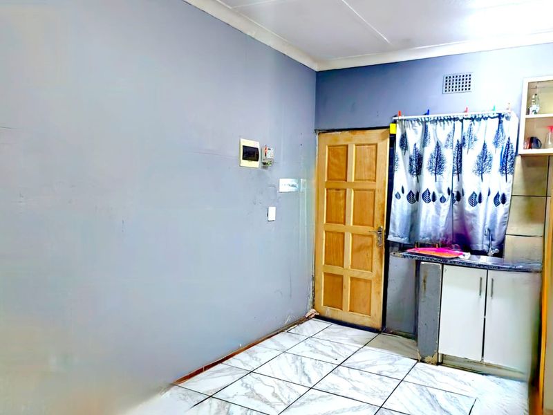 Investment opportunity home - Photo 4