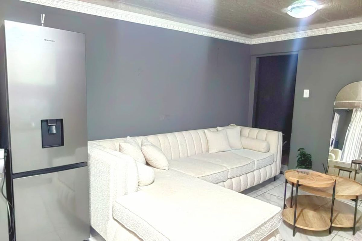 Investment opportunity home - Photo 2