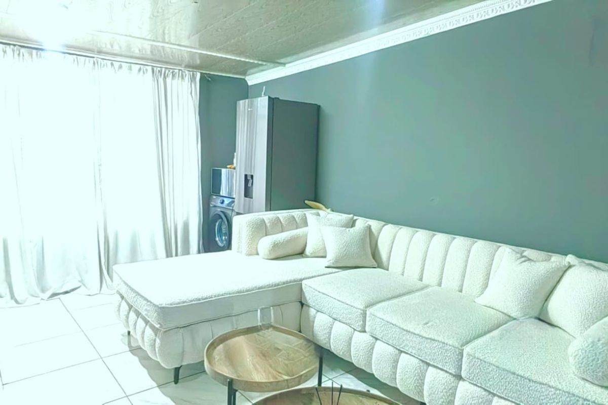 Investment opportunity home - Photo 3