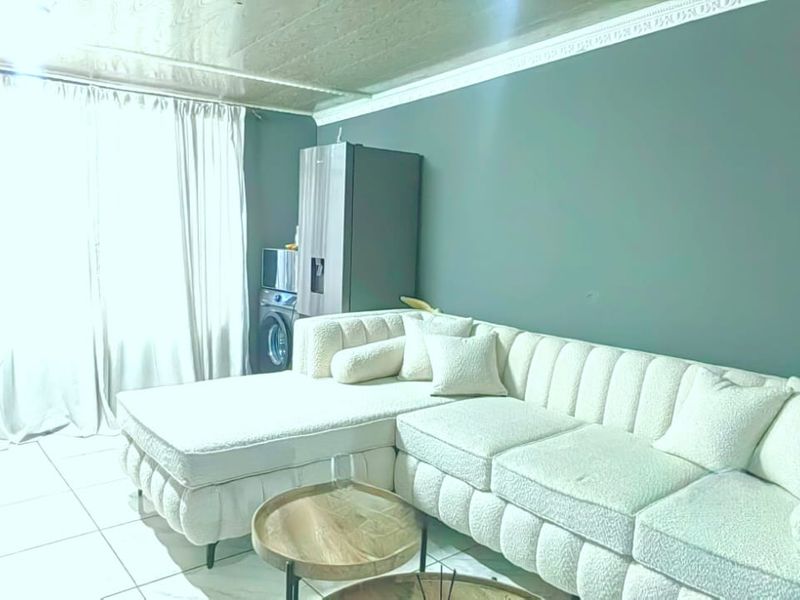 Investment opportunity home - Photo 3