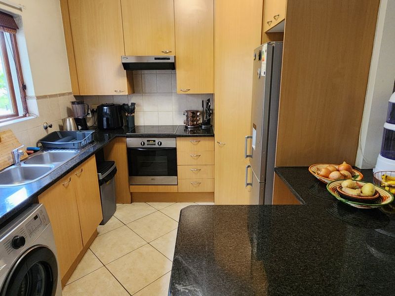 Modern 2-Bedroom Apartment in Secure Complex – Ideal for Executives & Investors - Photo 2