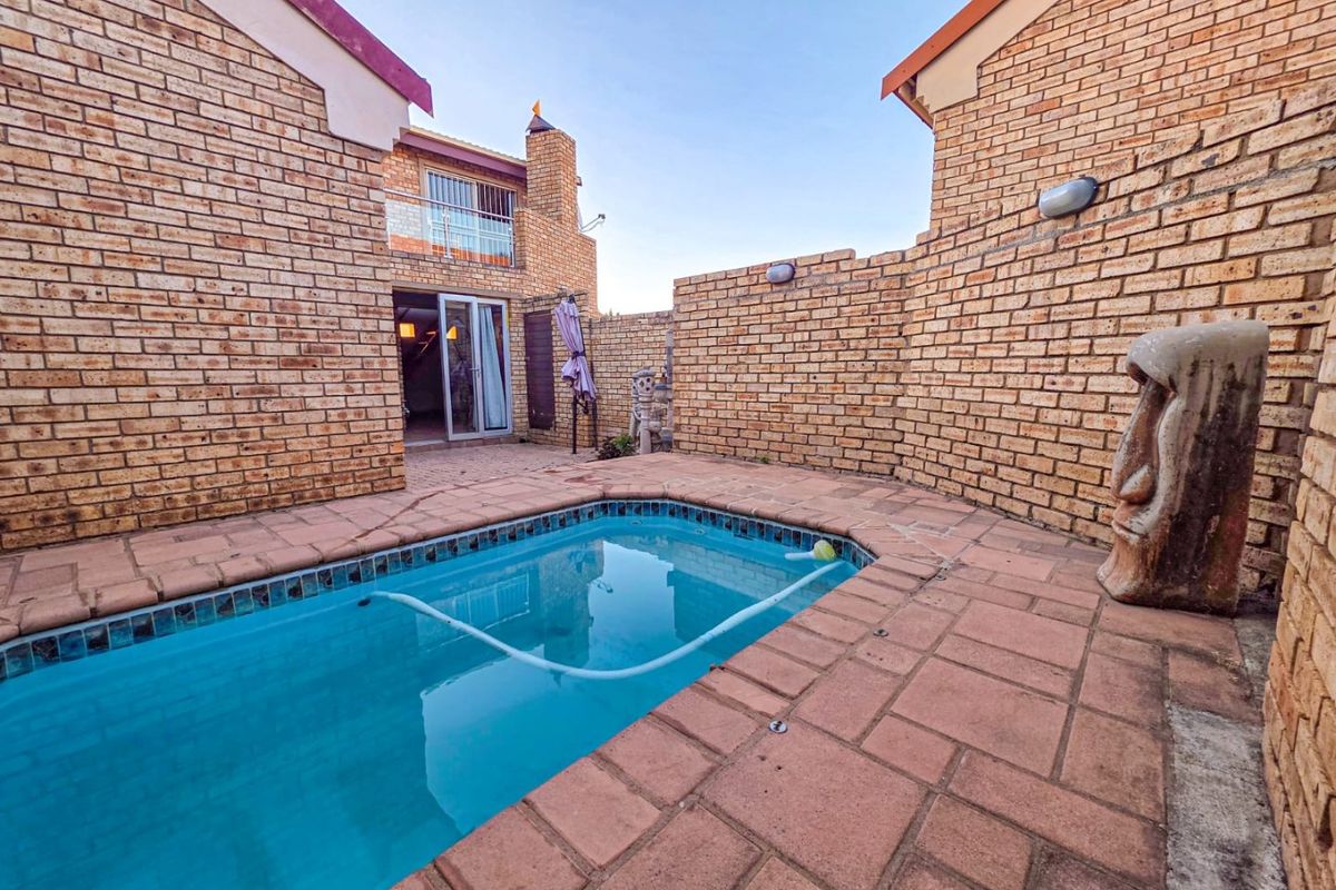 Secure 4-Bedroom Family Home with Splash Pool – Amberfield Glen Estate, Centurion - Photo 2