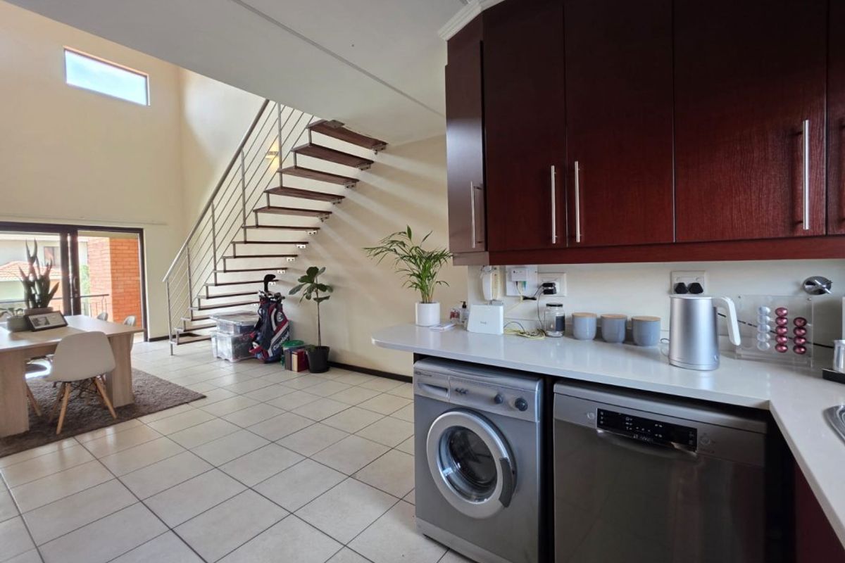 Stylish & Spacious 2-Bedroom Flat with Dual Balconies & Built-In Braai - Photo 3
