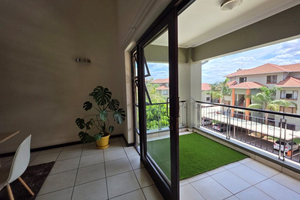 Stylish & Spacious 2-Bedroom Flat with Dual Balconies & Built-In Braai - Photo 2