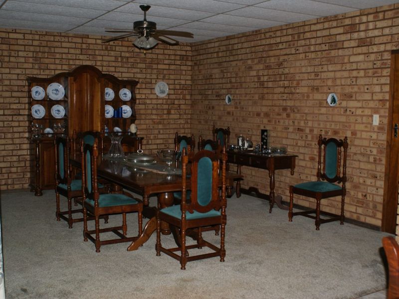 Property for Sale – Prime Location at the Foot of the Magaliesberg Mountains - Photo 6