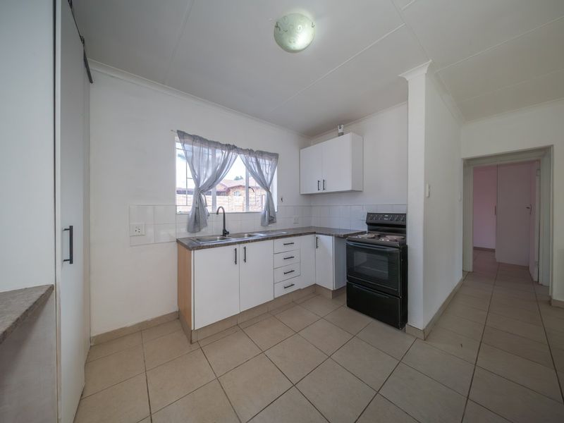 Effortless Living in a Secure Edenglen Estate! Your Perfect Lock-Up-and-Go Home - Photo 8