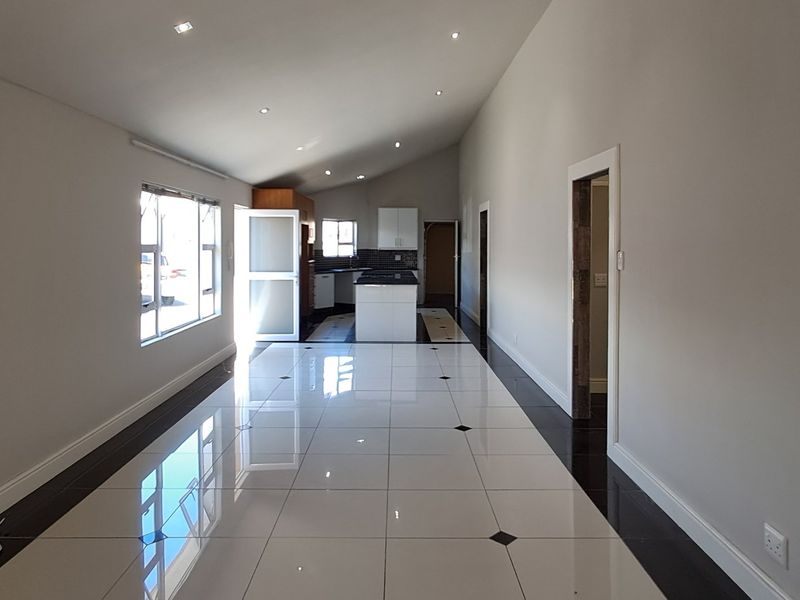 Well maintained secure home in a small complex in popular area of Vincent close to all amenities - Photo 10