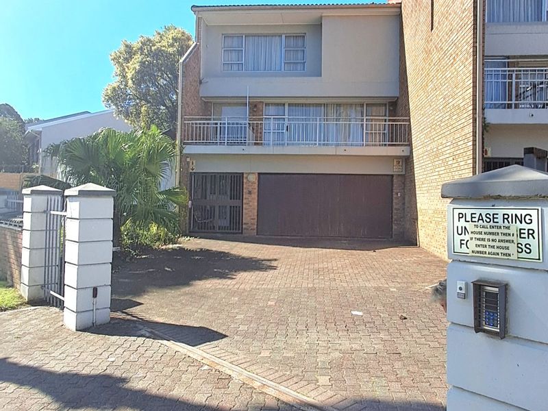 Maintenance free, lock-up and go, spacious solid townhouse in secure complex close to Beacon Bay Country Club - Photo 2