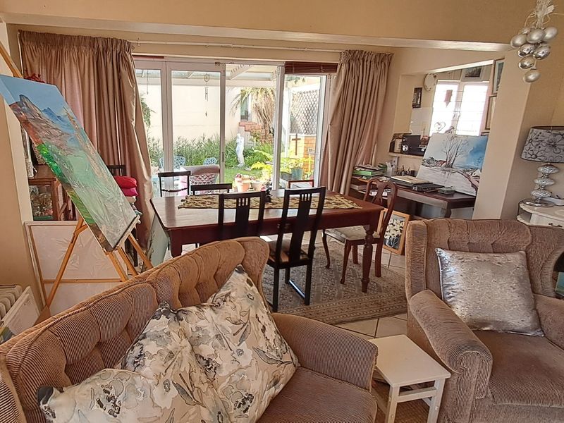Maintenance free, lock-up and go, spacious solid townhouse in secure complex close to Beacon Bay Country Club - Photo 9