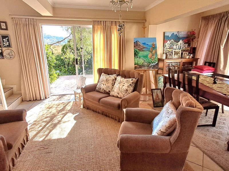 Maintenance free, lock-up and go, spacious solid townhouse in secure complex close to Beacon Bay Country Club - Photo 7