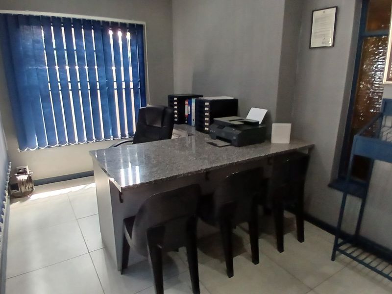 Multi-functional property in Bloemfontein business zone. - Photo 4