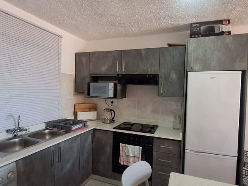 Two Bedroom Apartment In Margate - Photo 9