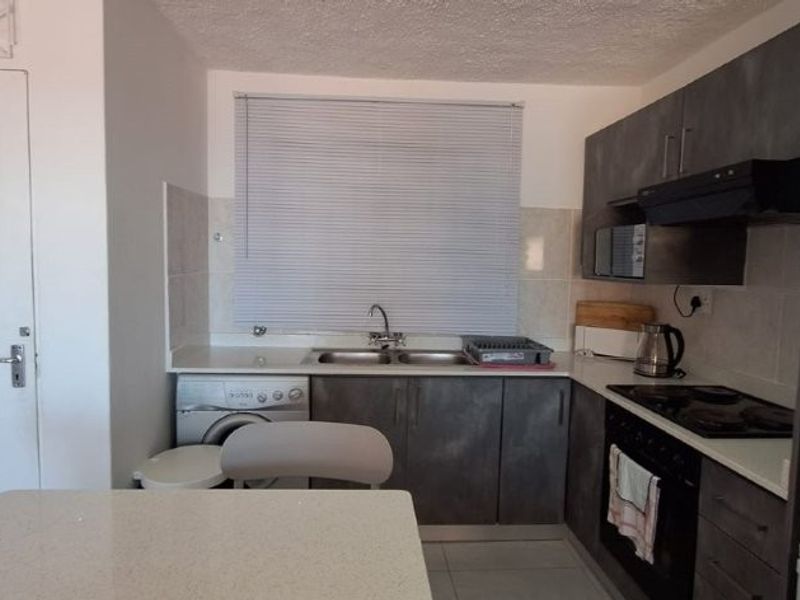 Two Bedroom Apartment In Margate - Photo 7