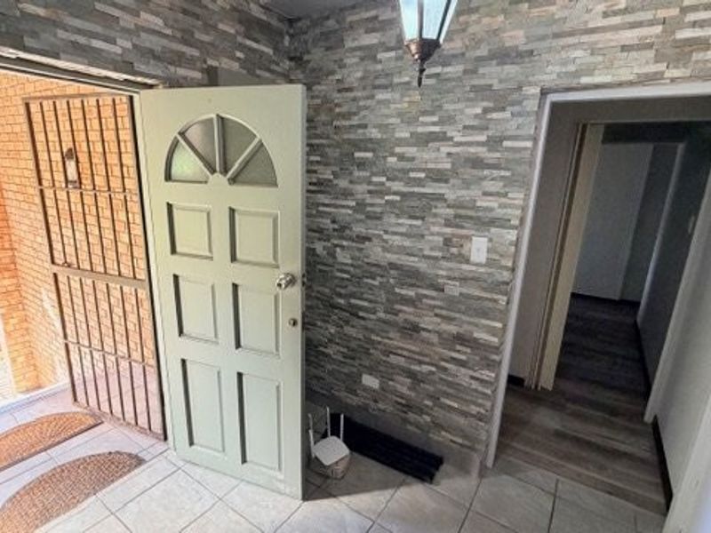 Striking Coastal Home With Space Character And Beautiful Sea Views - Photo 9