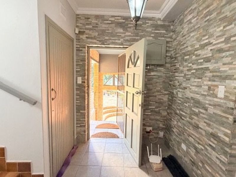 Striking Coastal Home With Space Character And Beautiful Sea Views - Photo 8