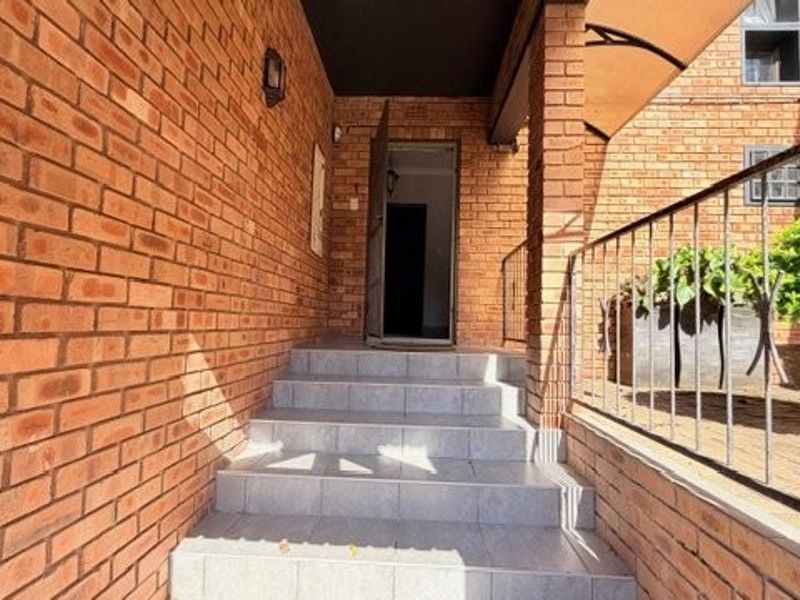 Striking Coastal Home With Space Character And Beautiful Sea Views - Photo 7