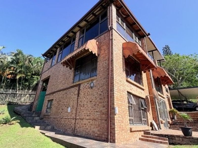 Striking Coastal Home With Space Character And Beautiful Sea Views - Photo 5