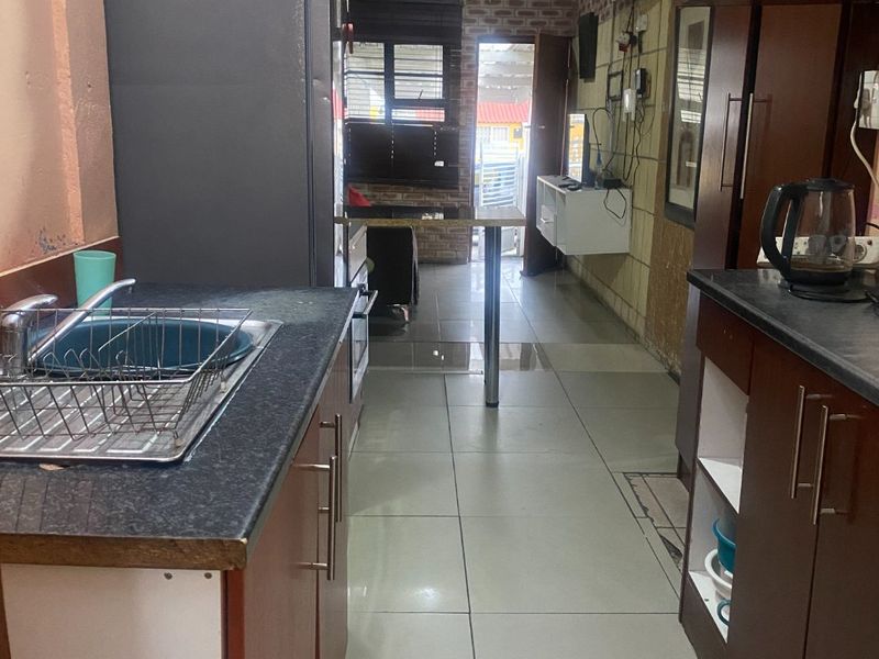 Mordern 2-bedroom home of Comfortable Living - Photo 5