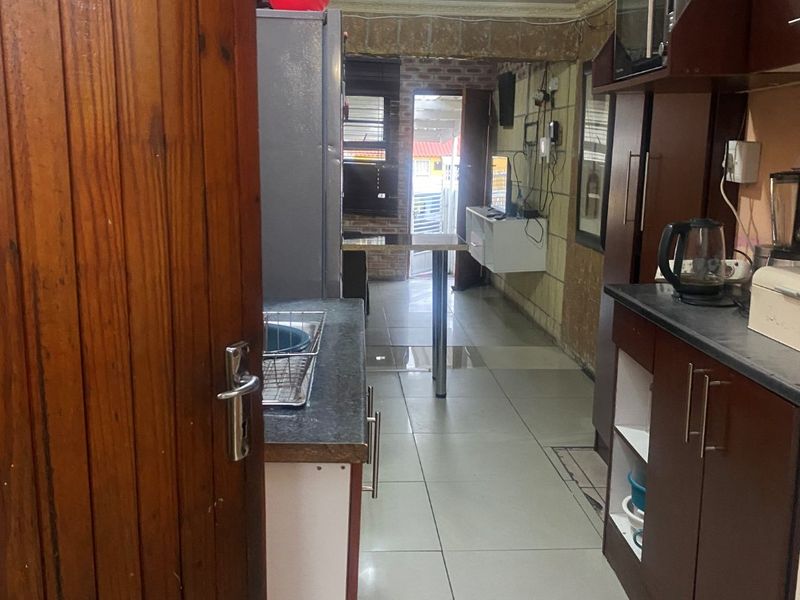 Mordern 2-bedroom home of Comfortable Living - Photo 6