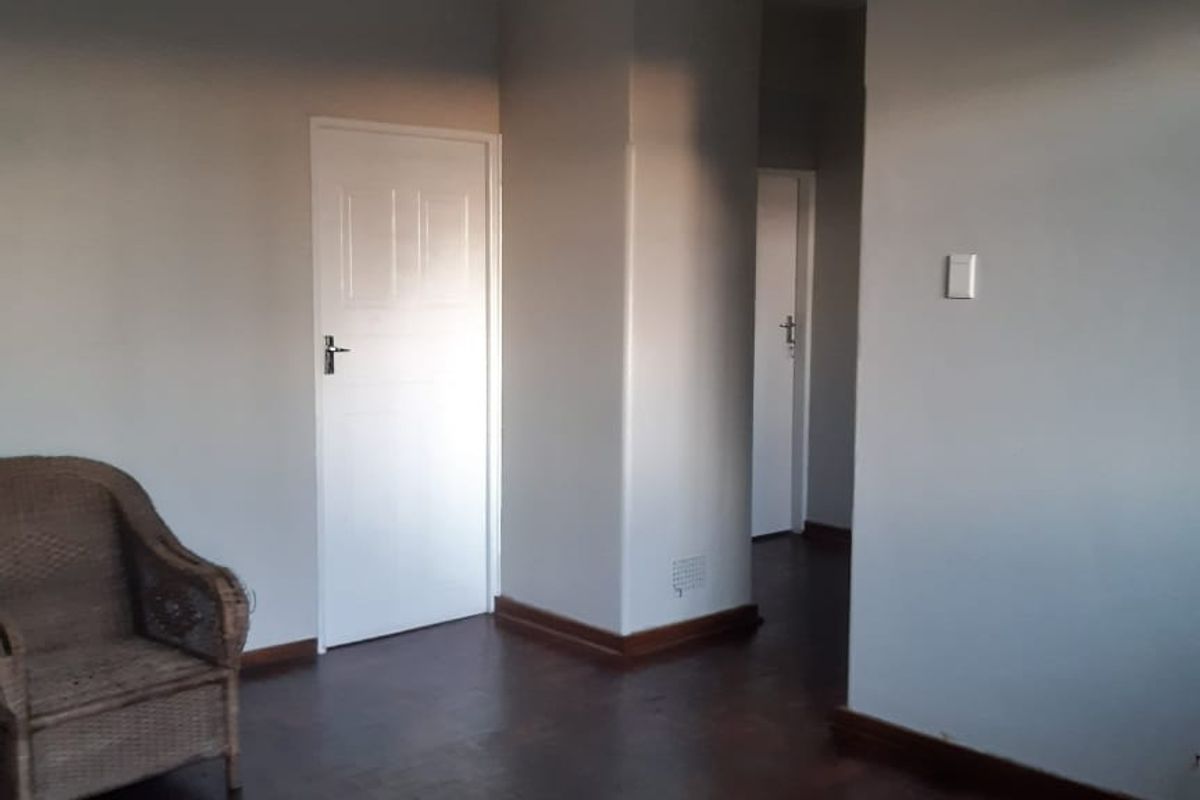 Four bedroom apartment to rent in Hatfield - Photo 5