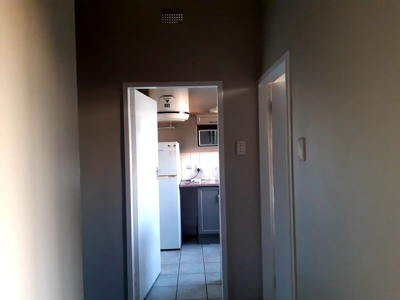 Four bedroom apartment to rent in Hatfield - Photo 4