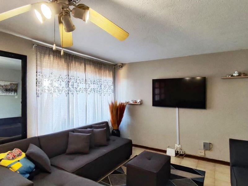 Lovely and Spacious Duplex in well Maintained Complex, well secured with Pet Friendly Private Gardens! - Photo 5