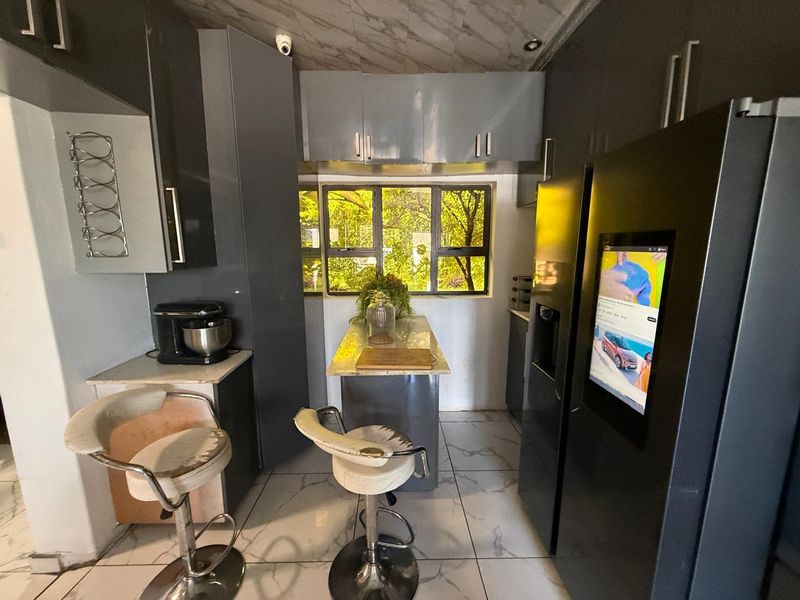 A Family Home with Space, Character and Opportunity – Woodhouse Road - Photo 9