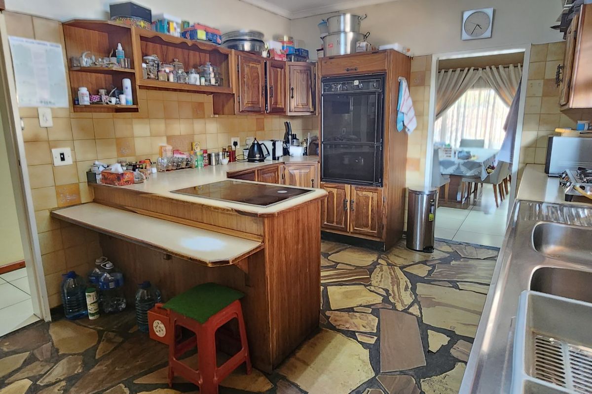 SPACIOUS FAMILY HOME FOR RENTAL IN ERASMIA  - Photo 5