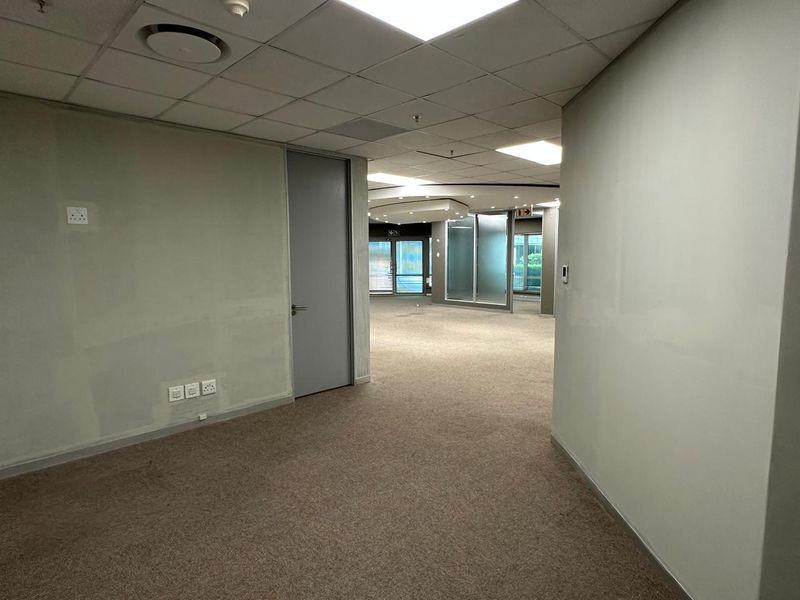 Prime office space to rent in Sandown, Sandton  - Photo 7