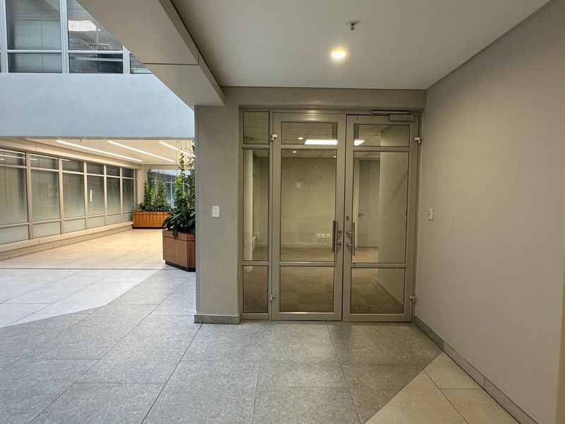 Prime office space to rent in Sandown, Sandton  - Photo 6