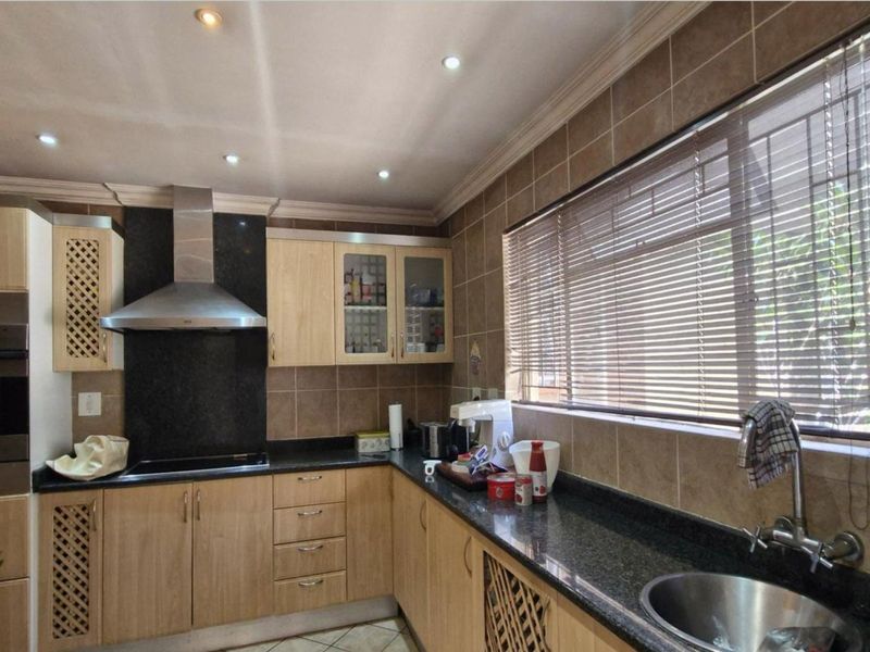 3 Bedroom House for Sale in Northwold - Photo 2