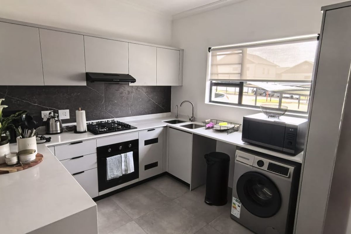 Modern 3-Bedroom Apartment for Sale – Waterfall Manor Estate - Photo 2