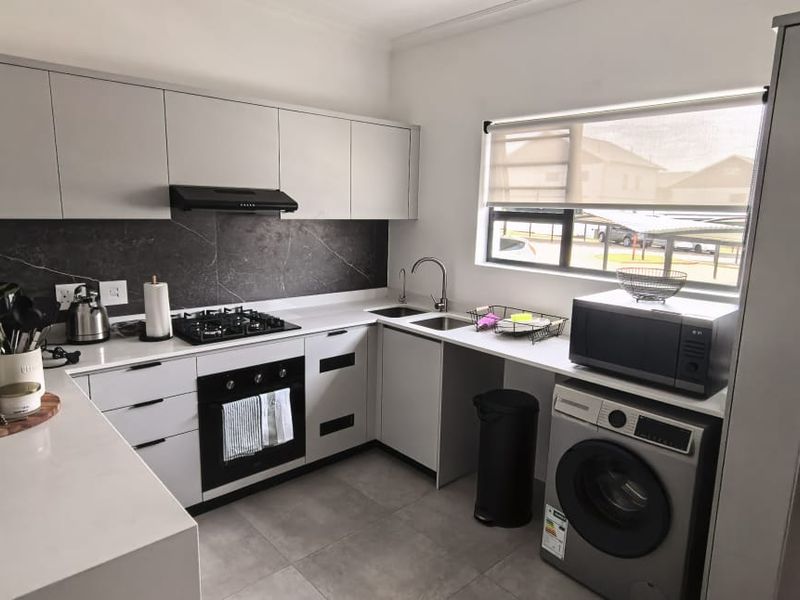 Modern 3-Bedroom Apartment for Sale – Waterfall Manor Estate - Photo 2