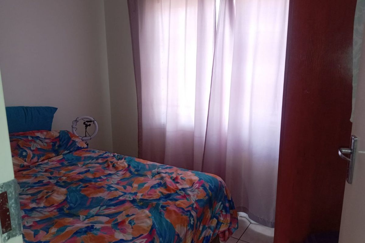 Modern 3 Bedroom Townhouse for Sale in Old Orchards Estate - Photo 3