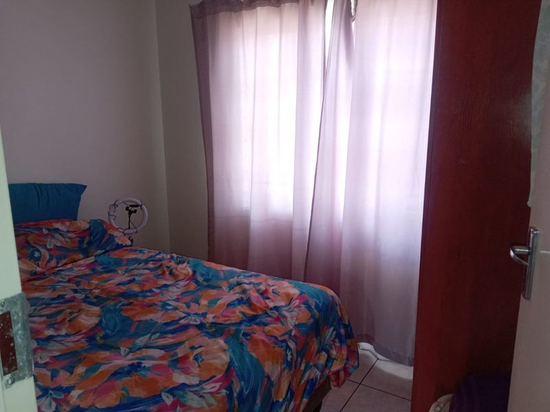 Modern 3 Bedroom Townhouse for Sale in Old Orchards Estate - Photo 3