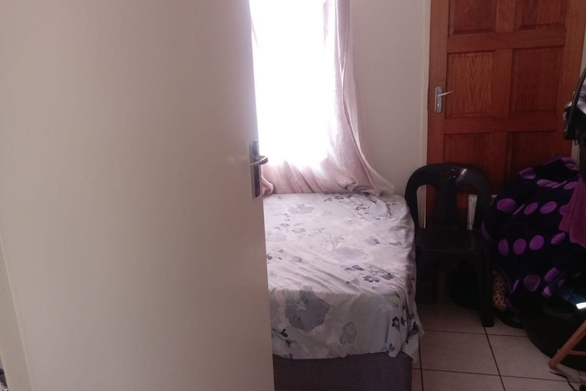 Modern 3 Bedroom Townhouse for Sale in Old Orchards Estate - Photo 5