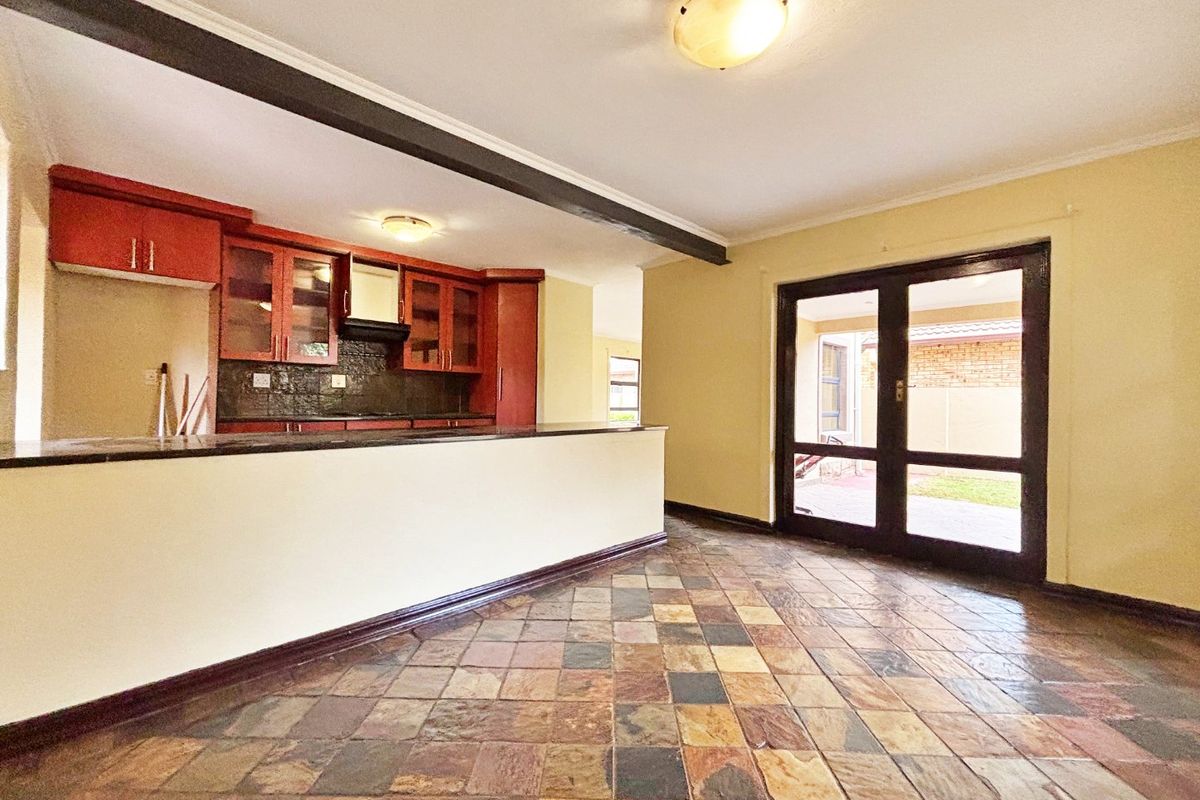 Beautiful 5-Bedroom Family Home - Photo 5