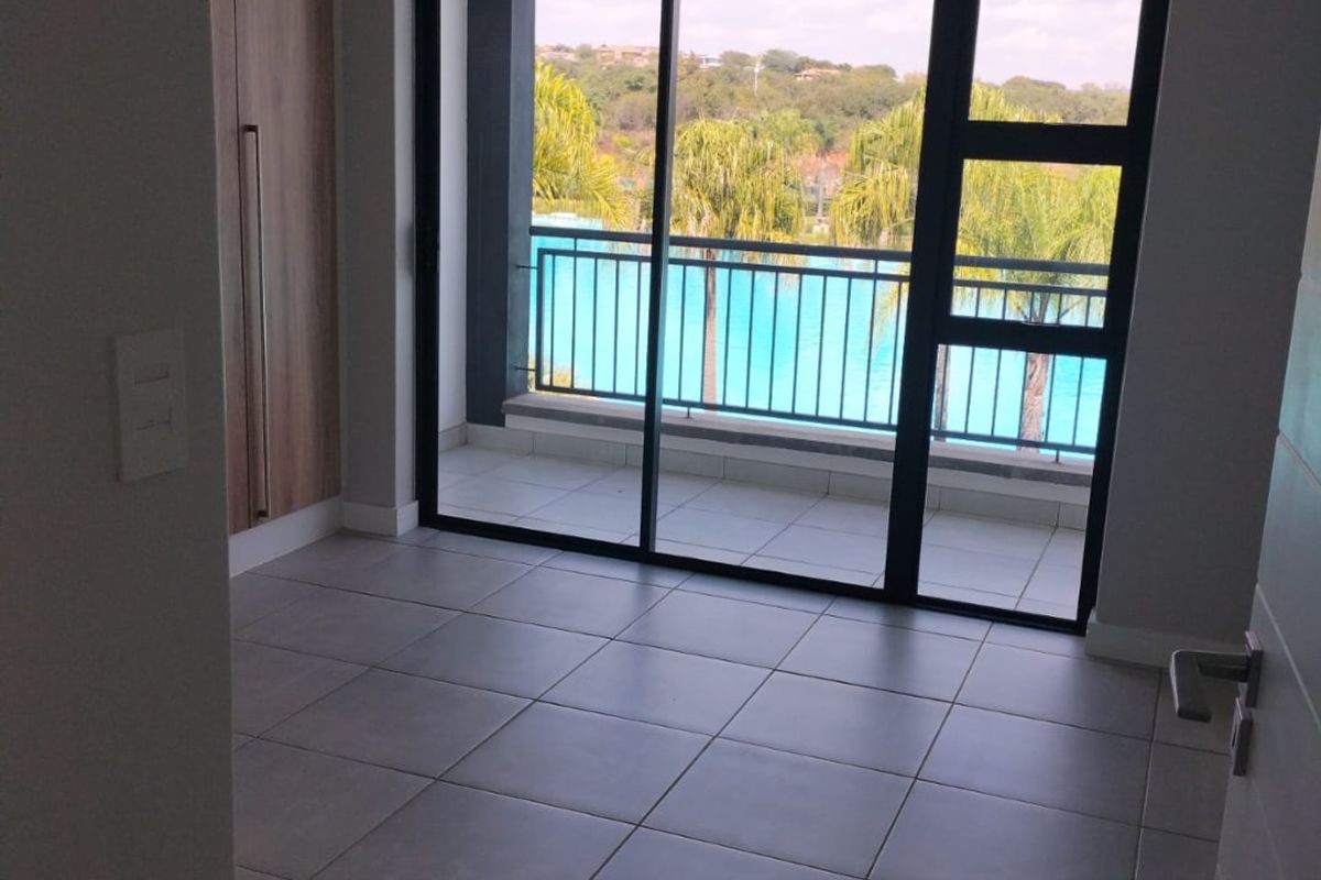 Lagoon Facing 1 Bedroom Apartment to rent in The Blyde, Pretoria  - Photo 5