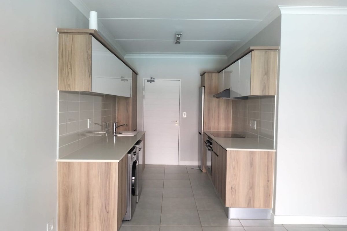 Lagoon Facing 1 Bedroom Apartment to rent in The Blyde, Pretoria  - Photo 3