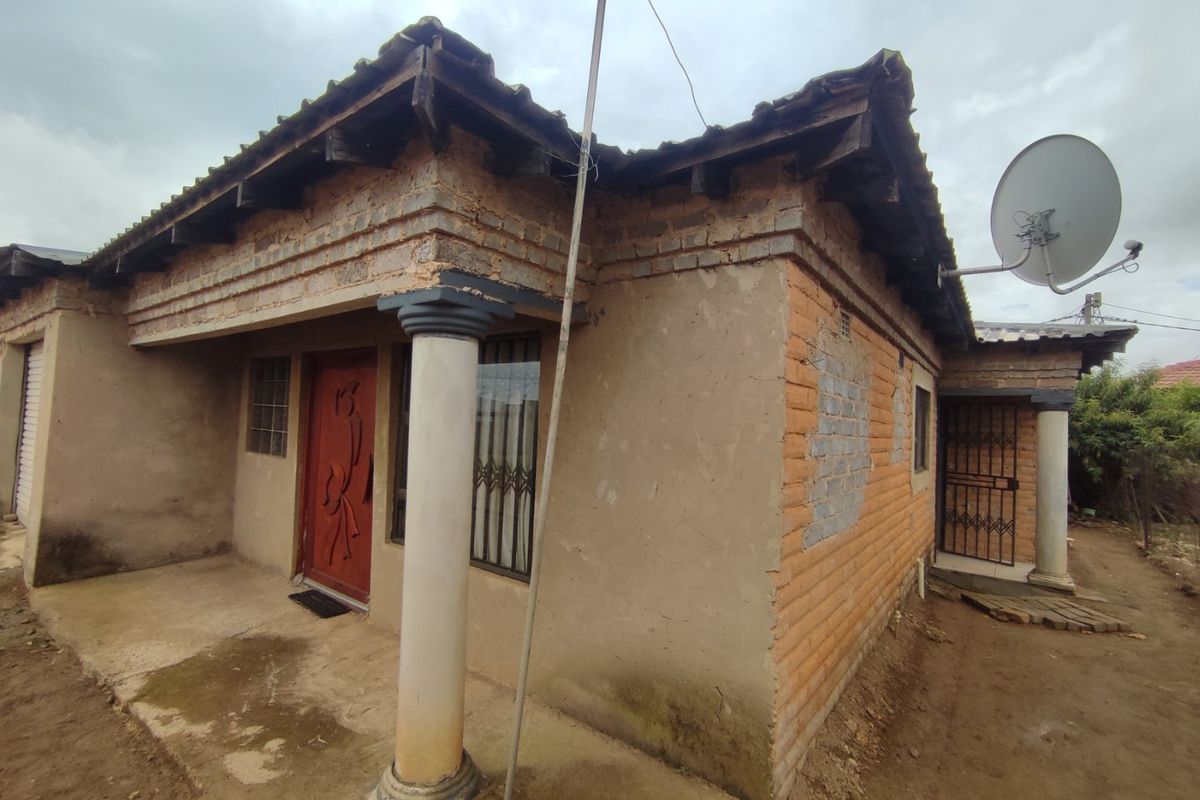 HOUSE FOR SALE IN ETWATWA  - Photo 4