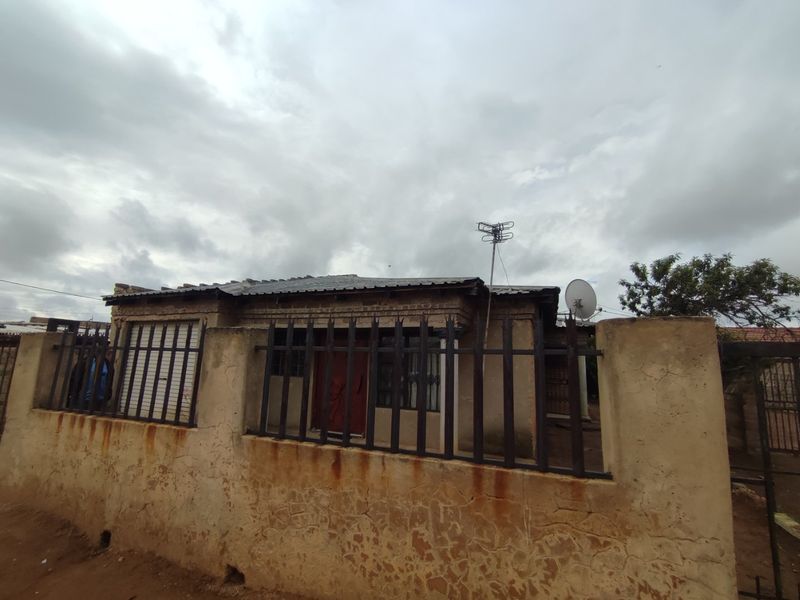 HOUSE FOR SALE IN ETWATWA  - Photo 2