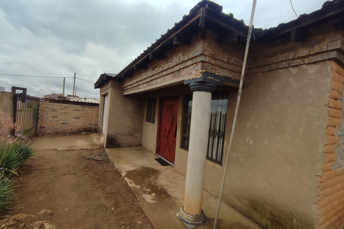 HOUSE FOR SALE IN ETWATWA  - Photo 3